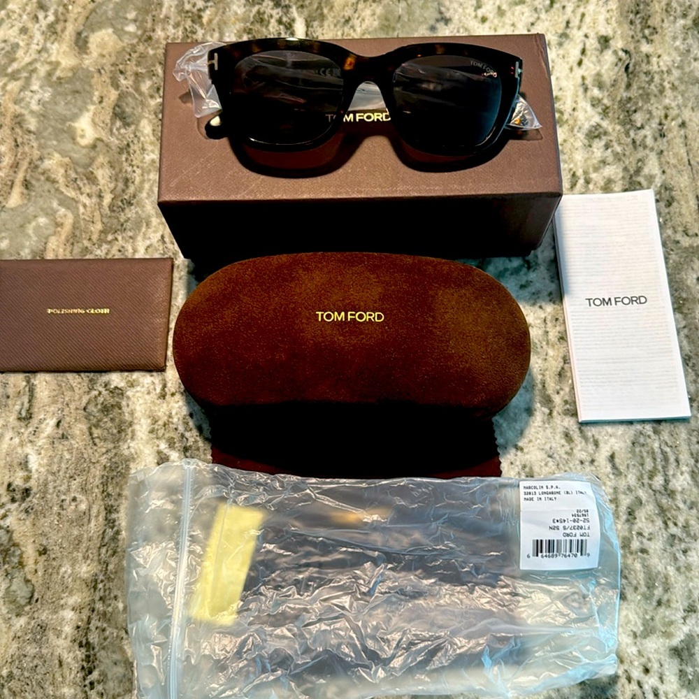 Tom Ford “Snowden” Sunglasses Excellent Condition. Original box, case, cloth